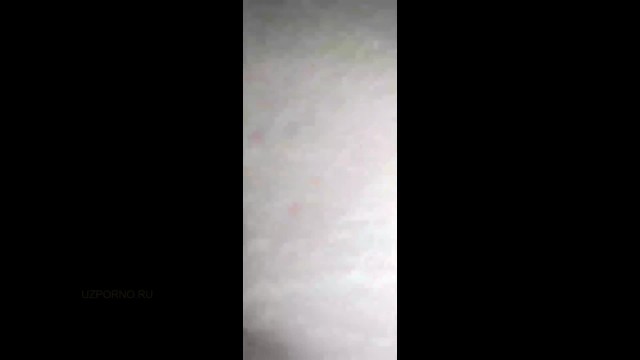 Задастая узбекская шлюха ублажает сразу двоих мужиков